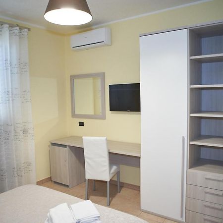 B&B Mary Grace Rossano Stazione ภายนอก รูปภาพ