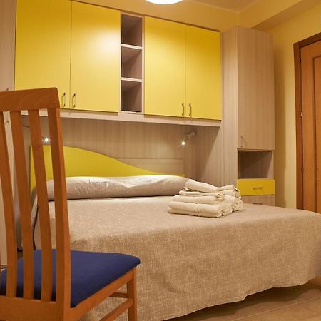 B&B Mary Grace Rossano Stazione ภายนอก รูปภาพ