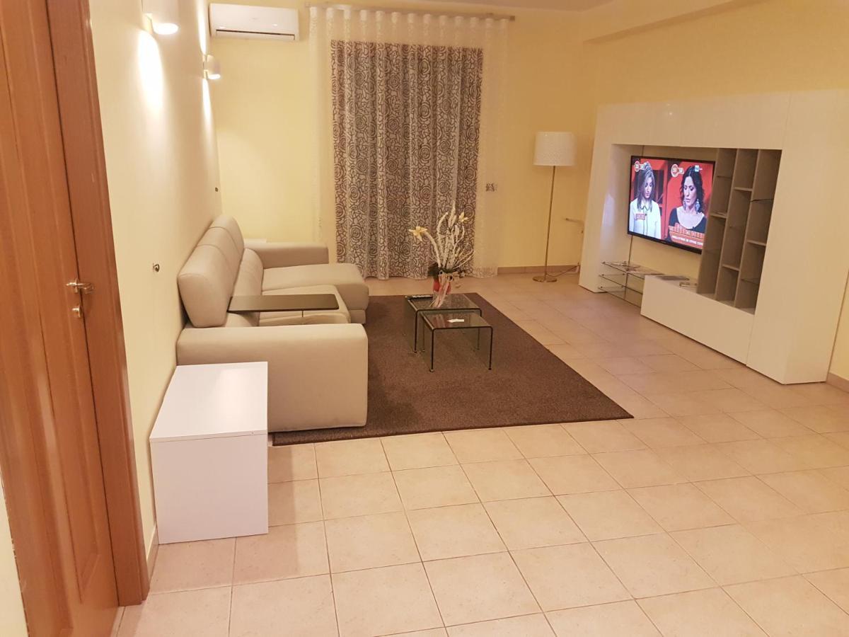 B&B Mary Grace Rossano Stazione ภายนอก รูปภาพ