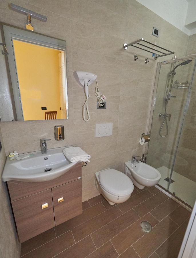 B&B Mary Grace Rossano Stazione ภายนอก รูปภาพ