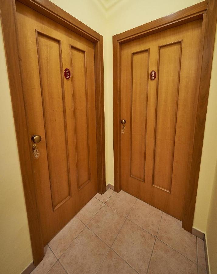 B&B Mary Grace Rossano Stazione ภายนอก รูปภาพ