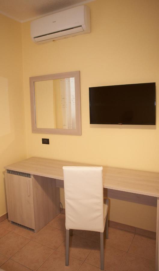 B&B Mary Grace Rossano Stazione ภายนอก รูปภาพ