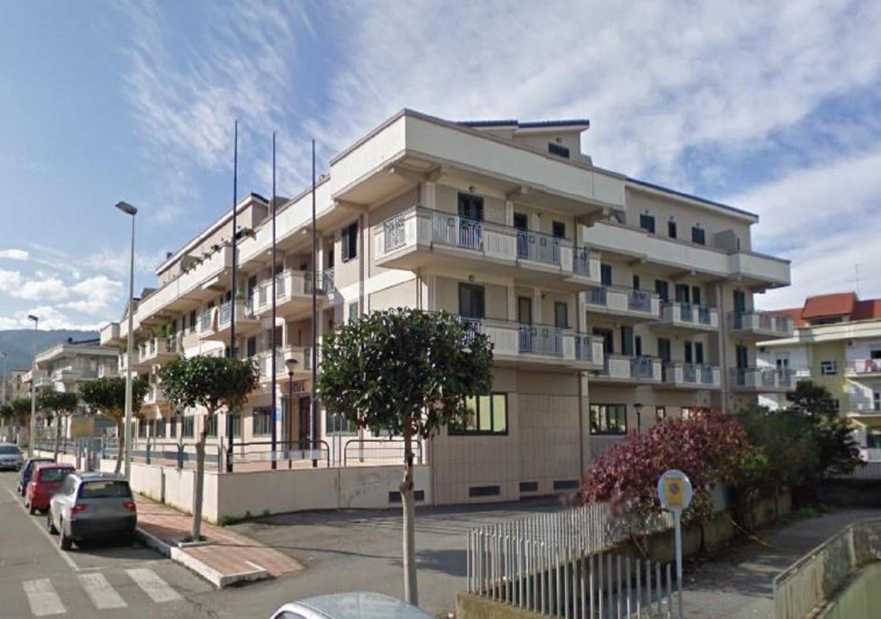 B&B Mary Grace Rossano Stazione ภายนอก รูปภาพ